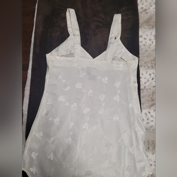 Nightgown - Picture 2 of 7